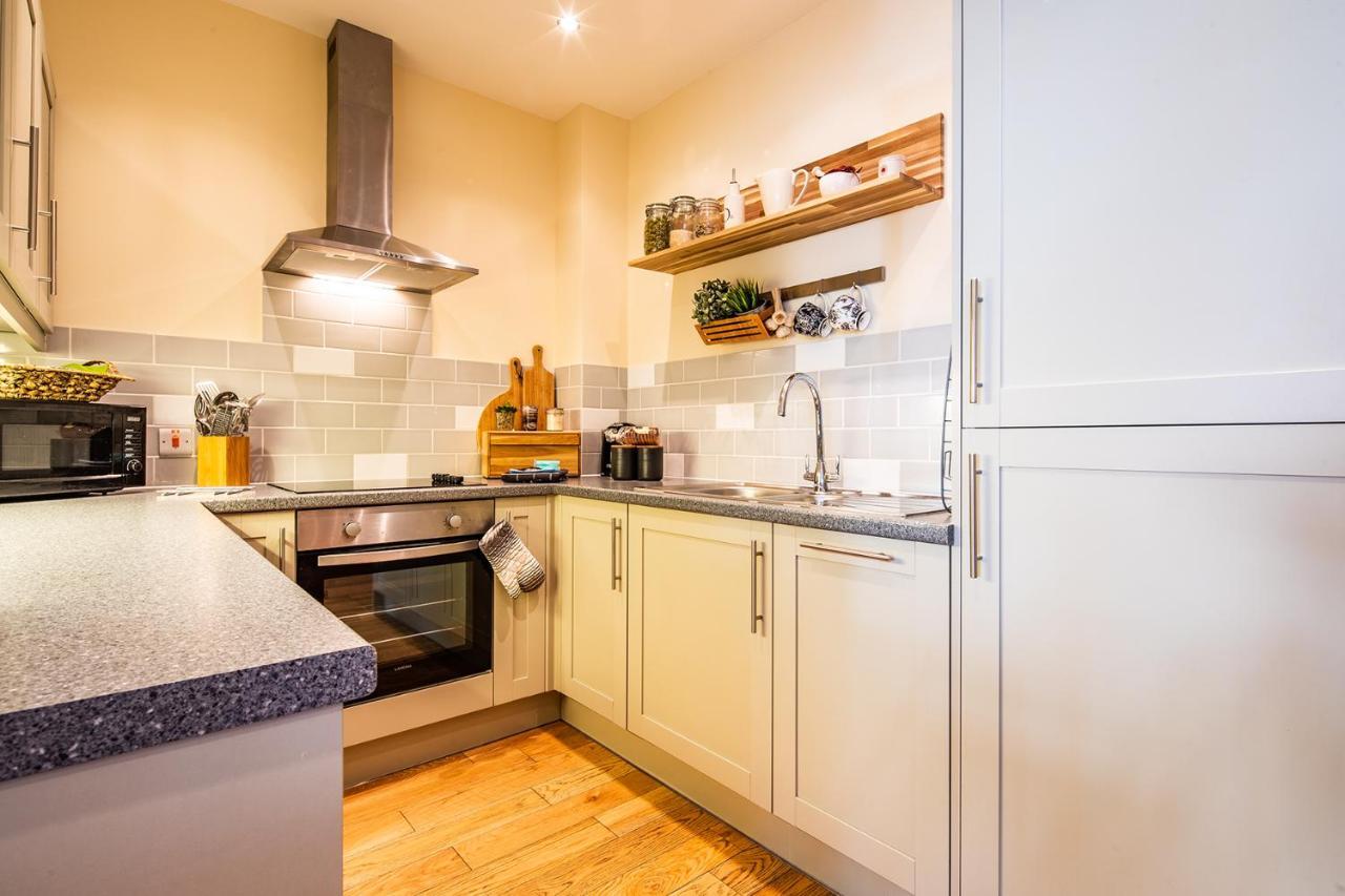 Buxton Centre Cosy Cottage With Free Secure Parking Bagian luar foto